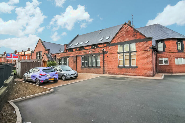 2 Bedroom Apartment To Rent In St Hughes Lodge, Armley, LS12