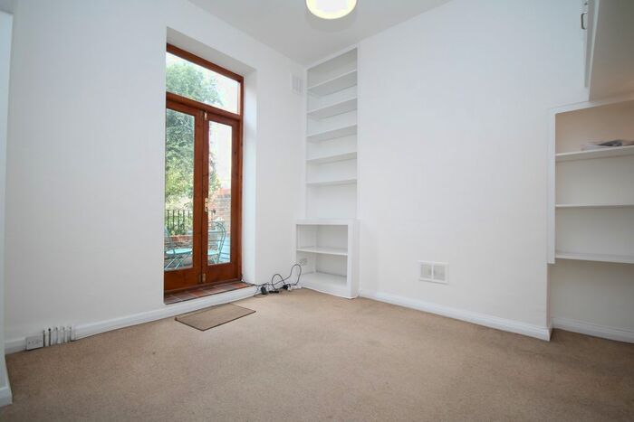1 Bedroom Flat To Rent In Woodstock Road, Stroud Green, London, N4
