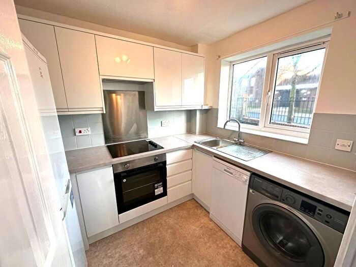 1 Bedroom Flat For Sale In Crosskeys Close, London, N9