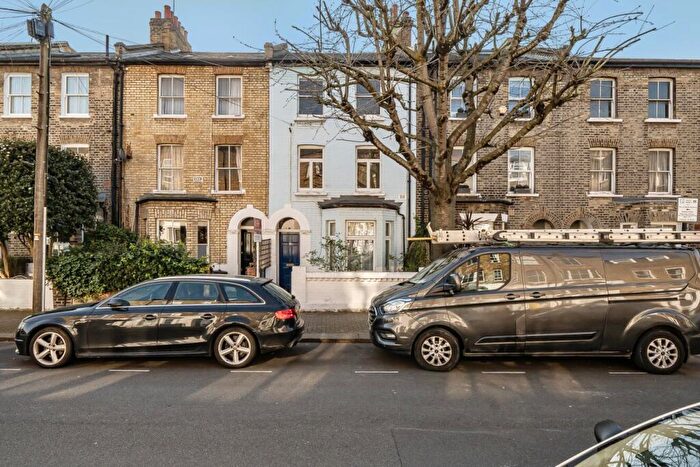 2 Bedroom Flat For Sale In Atherton Street, Battersea, London, SW11