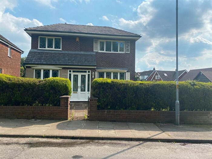4 Bedroom Detached House For Sale In Gorsey Lane, Ashton-under-Lyne, OL6