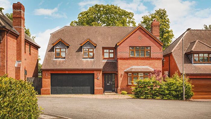 4 Bedroom Detached House For Sale In Sandpiper Lane, Mickleover, Derby, DE3