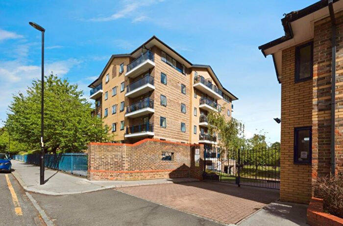 2 Bedroom Flat For Sale In Tavistock Road, Croydon, CR0