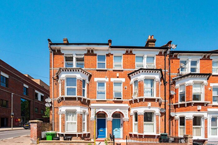 1 Bedroom Flat For Sale In Comyn Road, Battersea, London, SW11