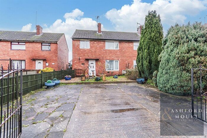 3 Bedroom Semi Detached House For Sale In Holt Grove, Calverton, Nottingham, NG14