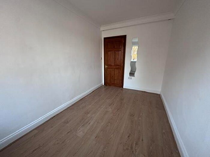 3 Bedroom Flat To Rent In London Road, Thornthon Heath, Croydon, CR7