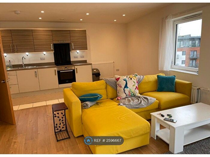 2 Bedroom Flat To Rent In Hawke House, Southampton, SO19