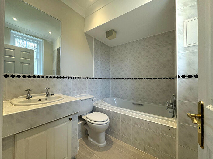 2 Bedroom Apartment To Rent In London Road, Dorking, RH5