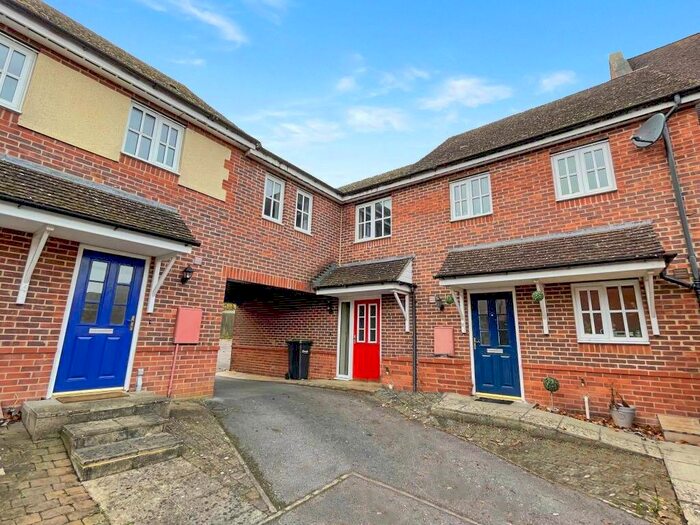 3 Bedroom End Of Terrace House To Rent In Bugdens Close, Amesbury, SP4