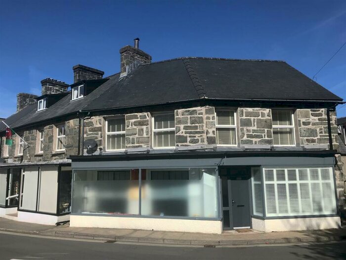 3 Bedroom House For Sale In High Street, Harlech, LL46