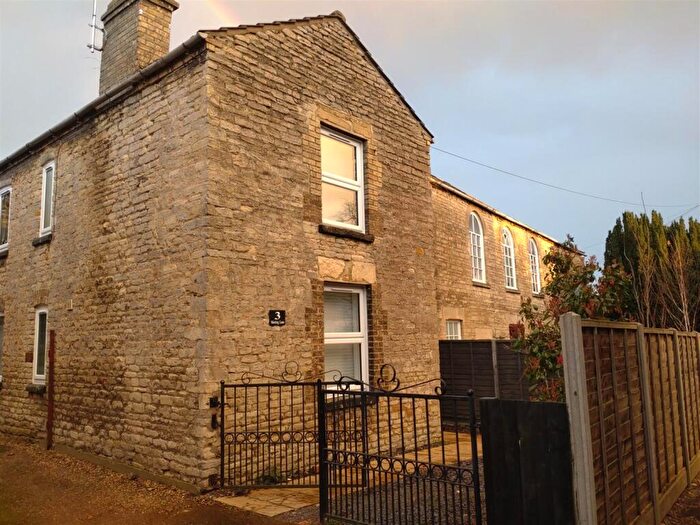 3 Bedroom Detached House For Sale In Meeting Lane, Irthlingborough, NN9