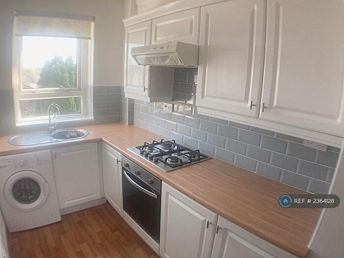 2 Bedroom Flat To Rent In Macdowall Street, Johnstone, PA5