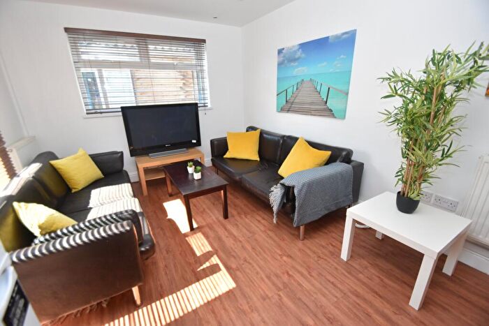 4 Bedroom Flat To Rent In Cathays Terrace, Cathays, Cardiff, CF24