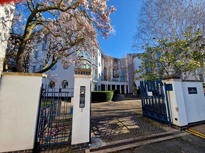 2 Bedroom Flat For Sale In Cranmer Street, Mapperley Park, Nottingham, NG3