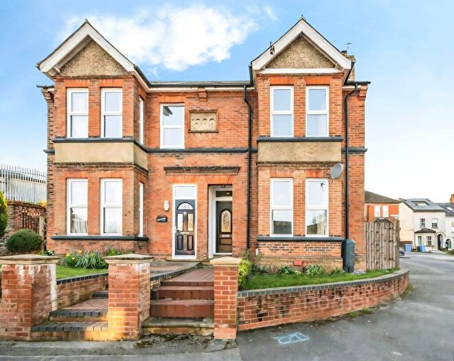 4 Bedroom Semi-Detached House For Sale In Cargate Hill, Aldershot, Hampshire, GU11