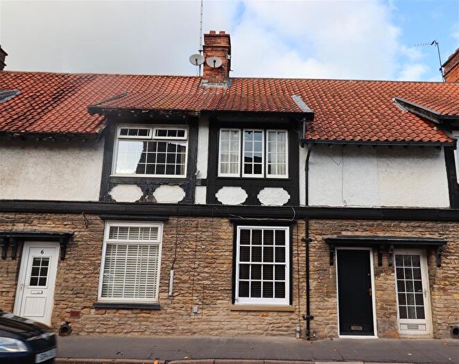 2 Bedroom Cottage For Sale In Church Street, South Cave, HU15