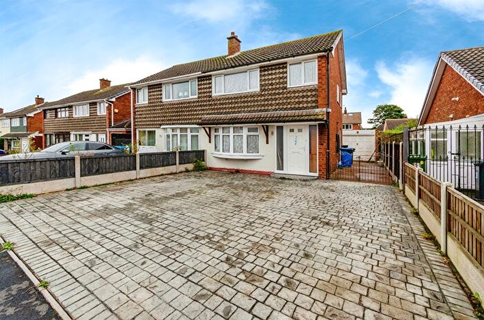 3 Bedroom Semi-Detached House For Sale In Lilac Lane, Great Wyrley, Walsall, WS6