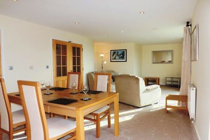 3 Bedroom Flat To Rent In Parsonage Way, Plymouth, PL4
