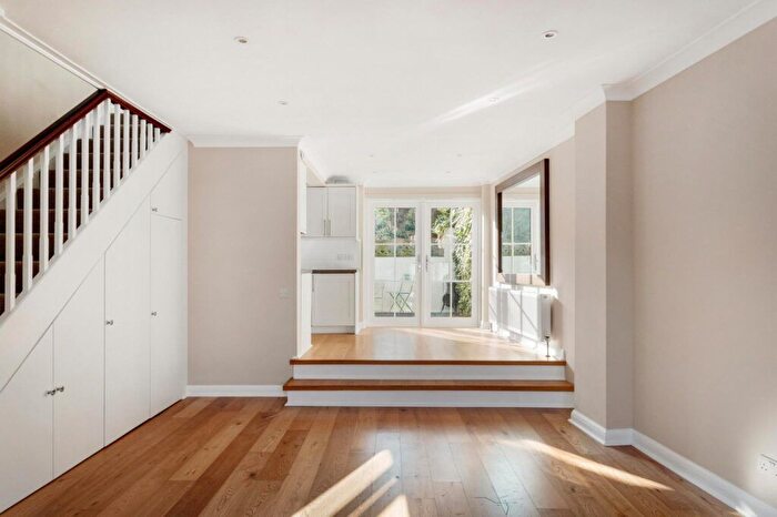 2 Bedroom Cottage To Rent In Audley Road, Richmond, TW10