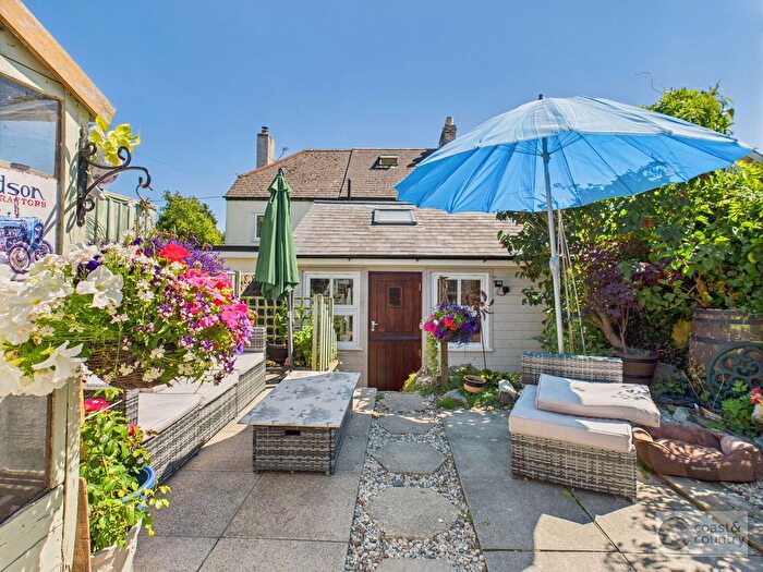 3 Bedroom Cottage For Sale In Honeywell Road, Kingsteignton, TQ12