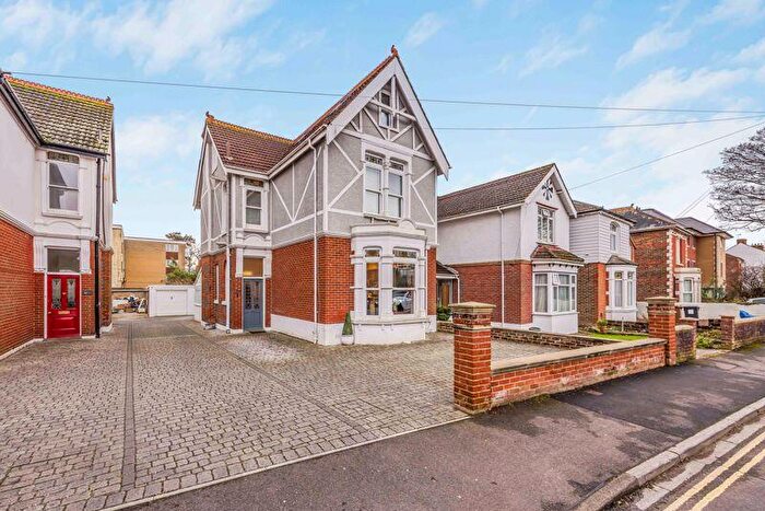 4 Bedroom Detached House For Sale In Magdala Road, Cosham, PO6