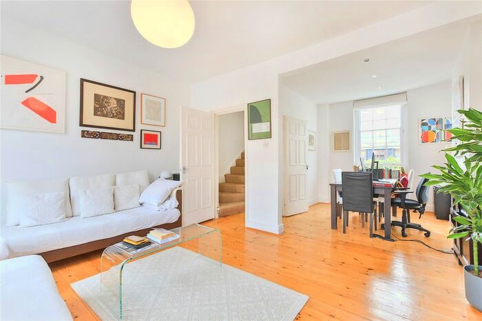 2 Bedroom Maisonette To Rent In Brooksby Street, Barnsbury, Islington, London, N1