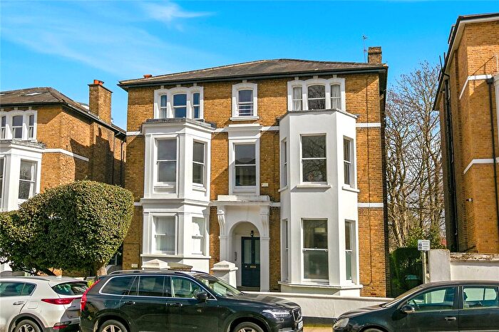 2 Bedroom Flat For Sale In Church Road, Richmond, TW10