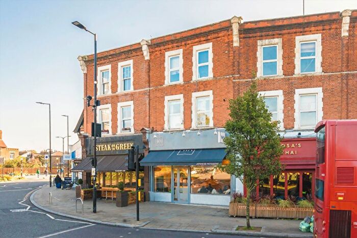 2 Bedroom Flat To Rent In Haven Green, Ealing, W5