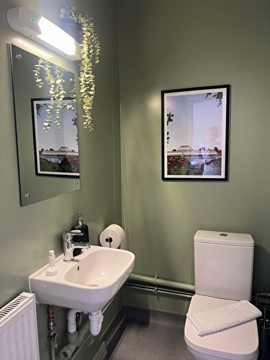 1 Bedroom Private Hall To Rent In Ivy Halls, London, NW2