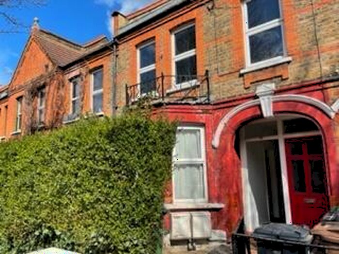 2 Bedroom Flat To Rent In London, E17