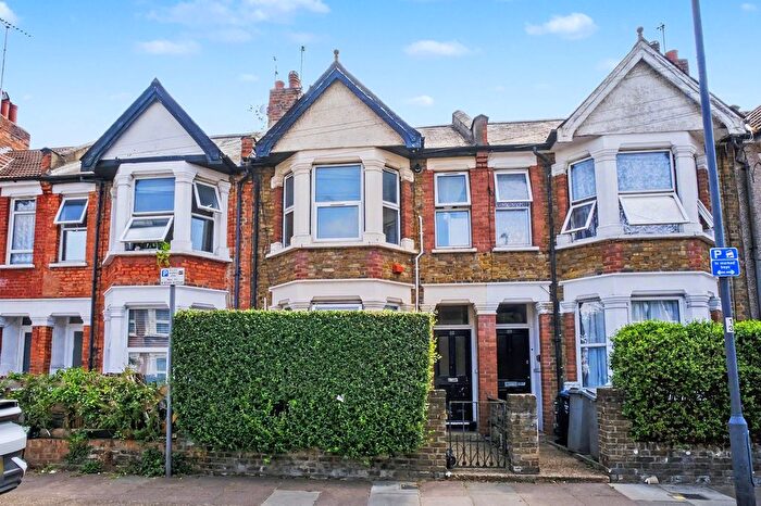 3 Bedroom Flat For Sale In Fortune Gate Road, London, NW10