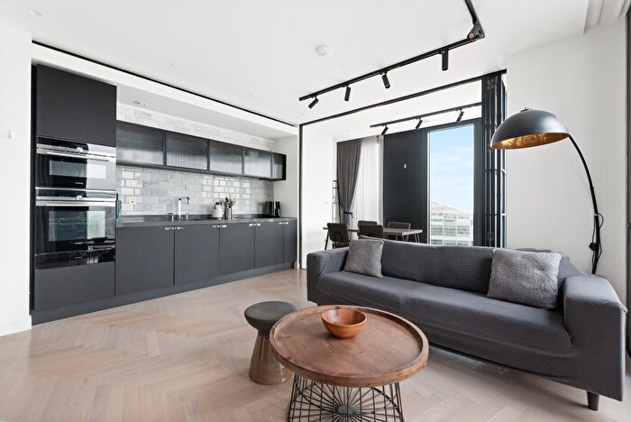 2 Bedroom Flat To Rent In Crown Place, Shoreditch, EC2A