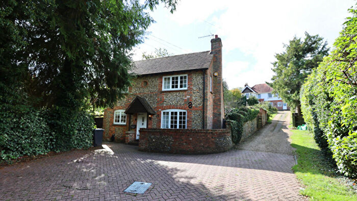2 Bedroom Cottage To Rent In Chapel Hill, Princes Risborough, HP27