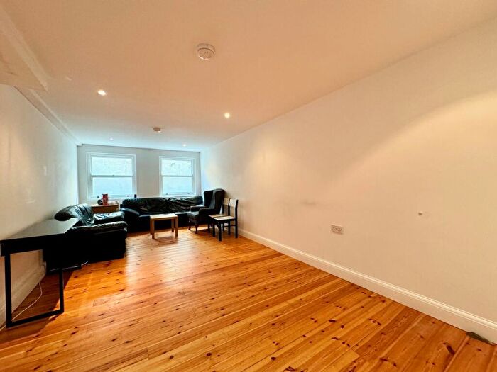3 Bedroom Flat To Rent In Marlborough Road, Archway, N19