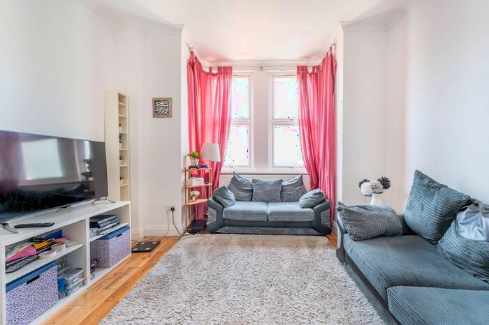 3 Bedroom Flat To Rent In Shrewsbury Road, Forest Gate, London, E7