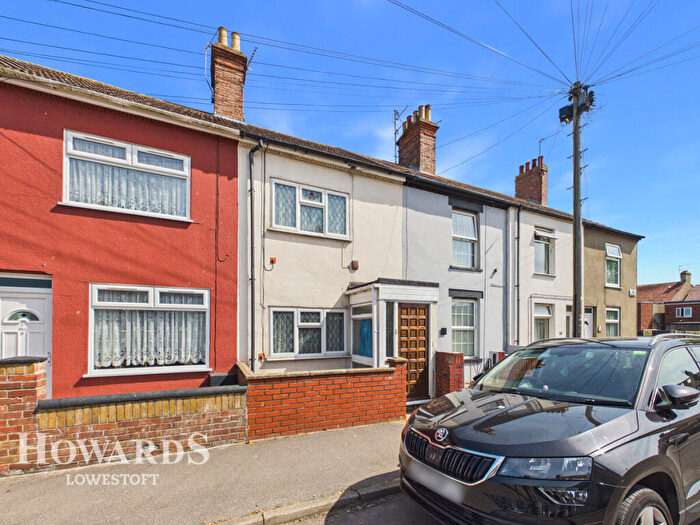 3 Bedroom Terraced House For Sale In Essex Road, Lowestoft, NR32