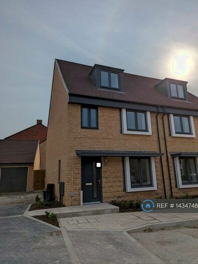 4 Bedroom Semi-Detached House To Rent In Castle Hill Drive, Ebbsfleet Valley, Swanscombe, DA10