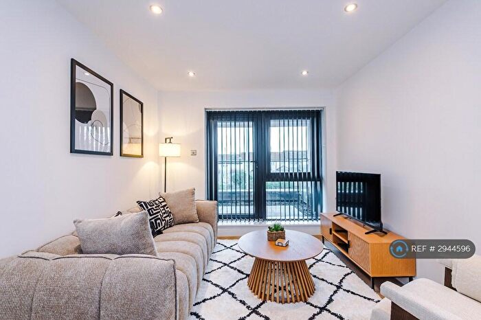 2 Bedroom Flat To Rent In Axis, Leeds, LS9