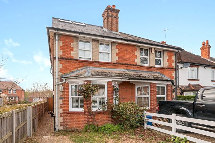 4 Bedroom Semi Detached House For Sale In New Haw Road, Addlestone, Surrey, KT15