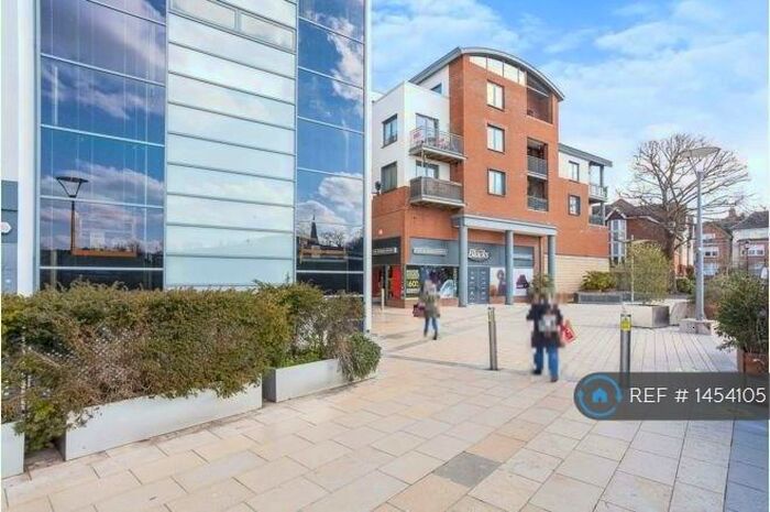 2 Bedroom Flat To Rent In The Forum, Horsham, RH12