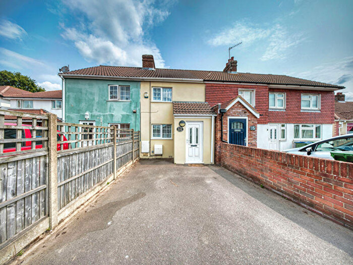 2 Bedroom Cottage To Rent In Hunts Pond Road, Park Gate, SO31