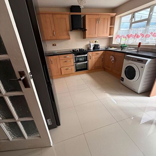 4 Bedroom Terraced House To Rent In Southall, UB1