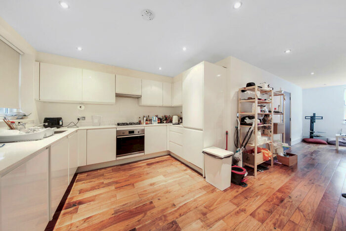 4 Bedroom Terraced House To Rent In Steels Lane, Tower Bridge, E1