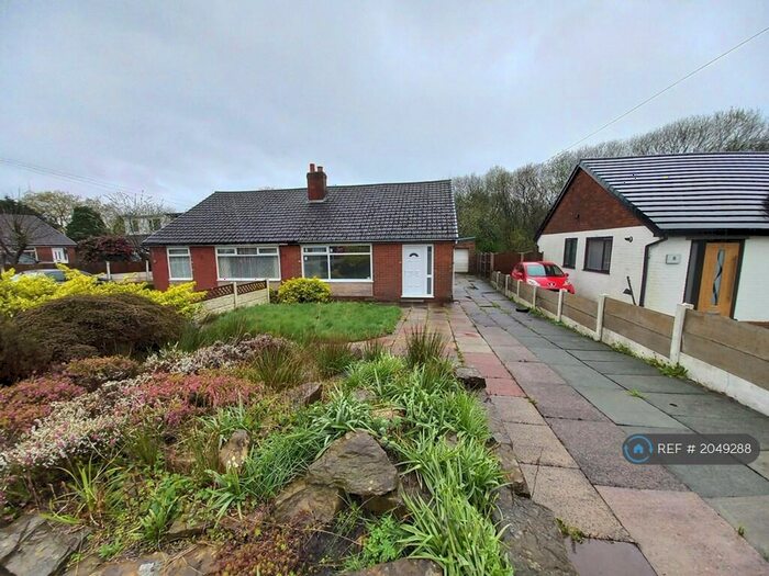3 Bedroom Bungalow To Rent In Ilkley Close, Bolton, BL2