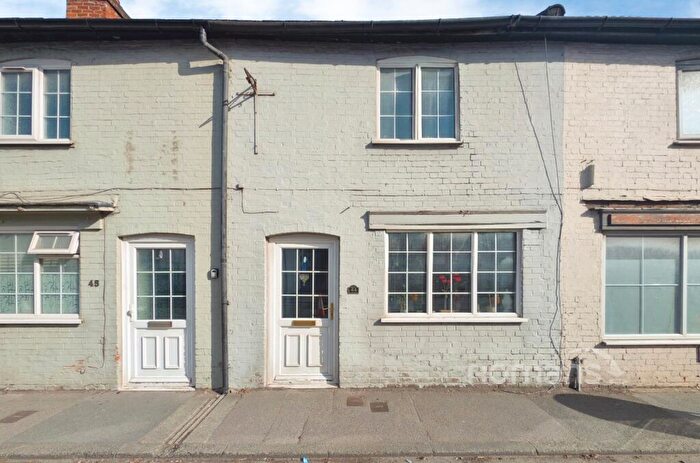 3 Bedroom Terraced House For Sale In East Street, Farnham, Surrey, GU9