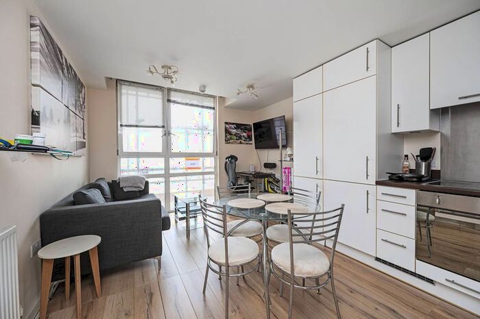 1 Bedroom Flat To Rent In Barbican, Barbican, London, EC1Y