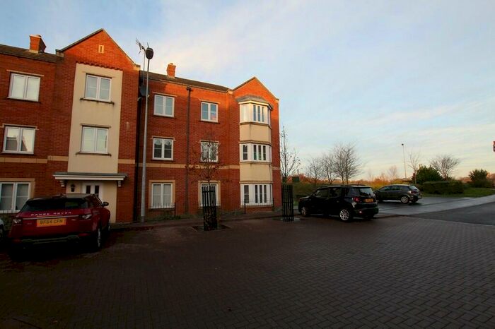 2 Bedroom Flat To Rent In Goetre Fawr, Radyr, Cardiff, CF15