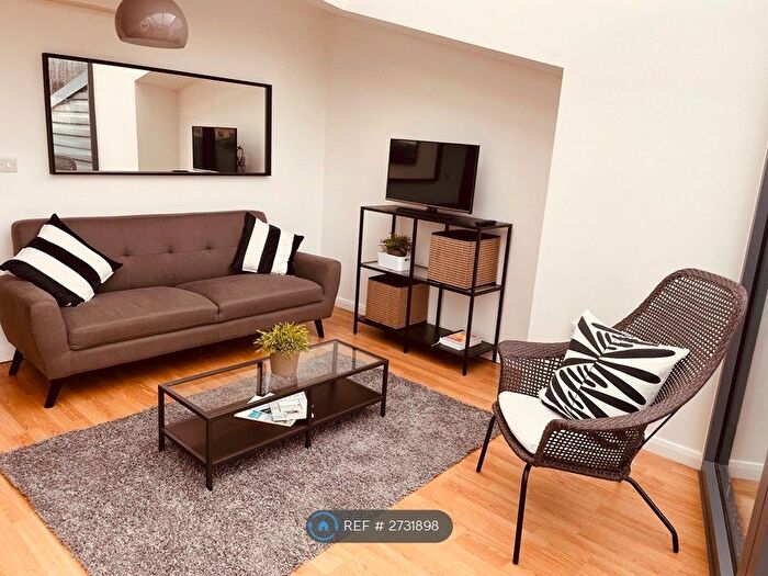 2 Bedroom Flat To Rent In Mann Island, Liverpool, L3