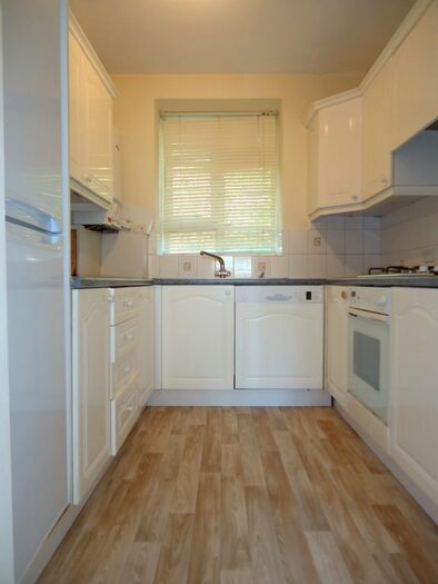 1 Bedroom Maisonette To Rent In Strasburg Road, Near Battersea Park, SW11