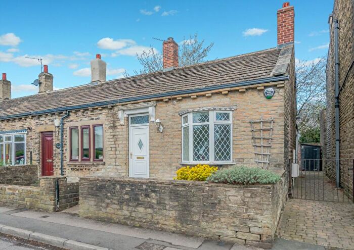 1 Bedroom Bungalow For Sale In South View Road, East Bierley, Bradford, West Yorkshire, BD4